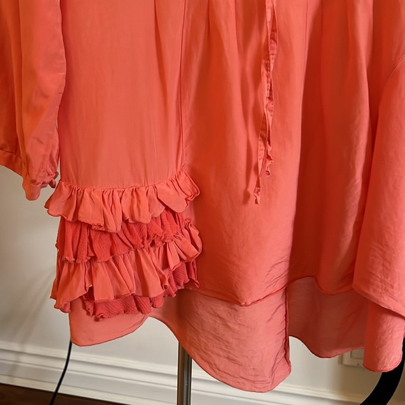 Coral silk top with three quarter sleeves and high low hem - Picture 2 of 4